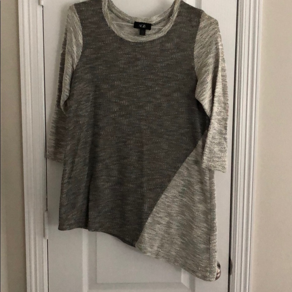 AGB: 3/4 Length Sleeve A-Symmetric Lightweight Top